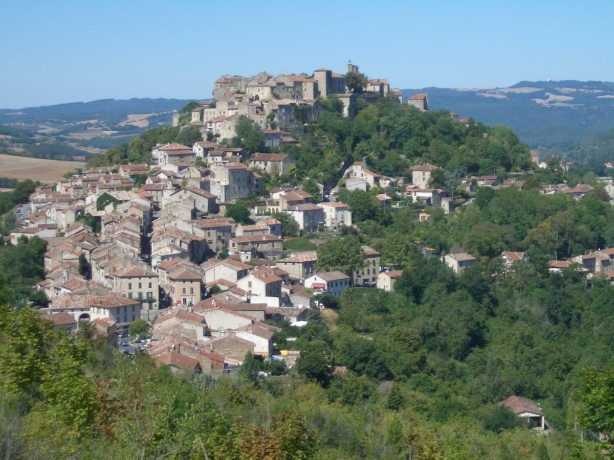 Somn'en bulle Hotell Najac Exteriör bild